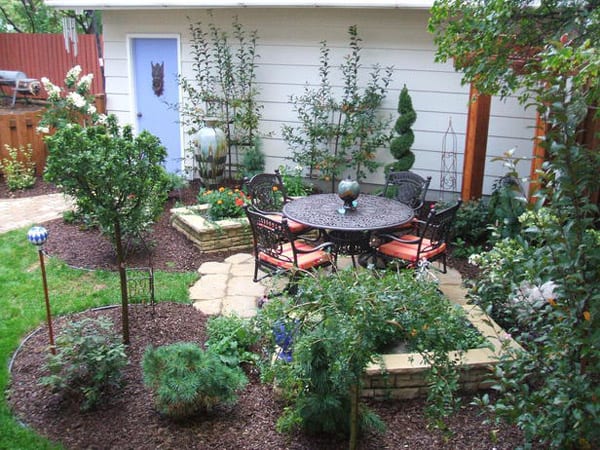 Small Backyard Landscape The Seasoned, Landscape Pictures For Small Yards