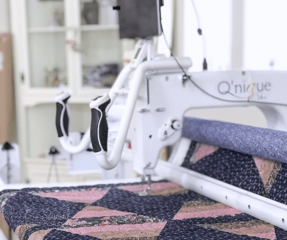 How to Load a Quilt on a Longarm Quilting Frame with Leah Day - YouTube