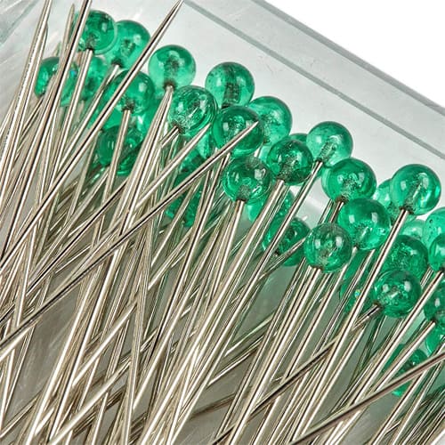 Clover Glasshead Pins in Green